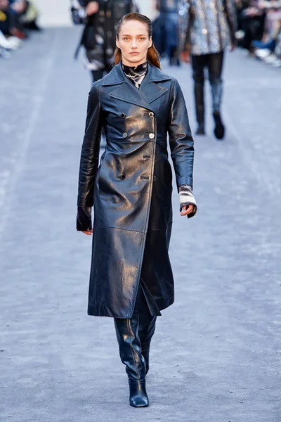 Look 29